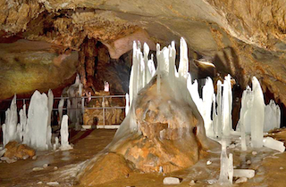 Ledenika Cave na Bulgária